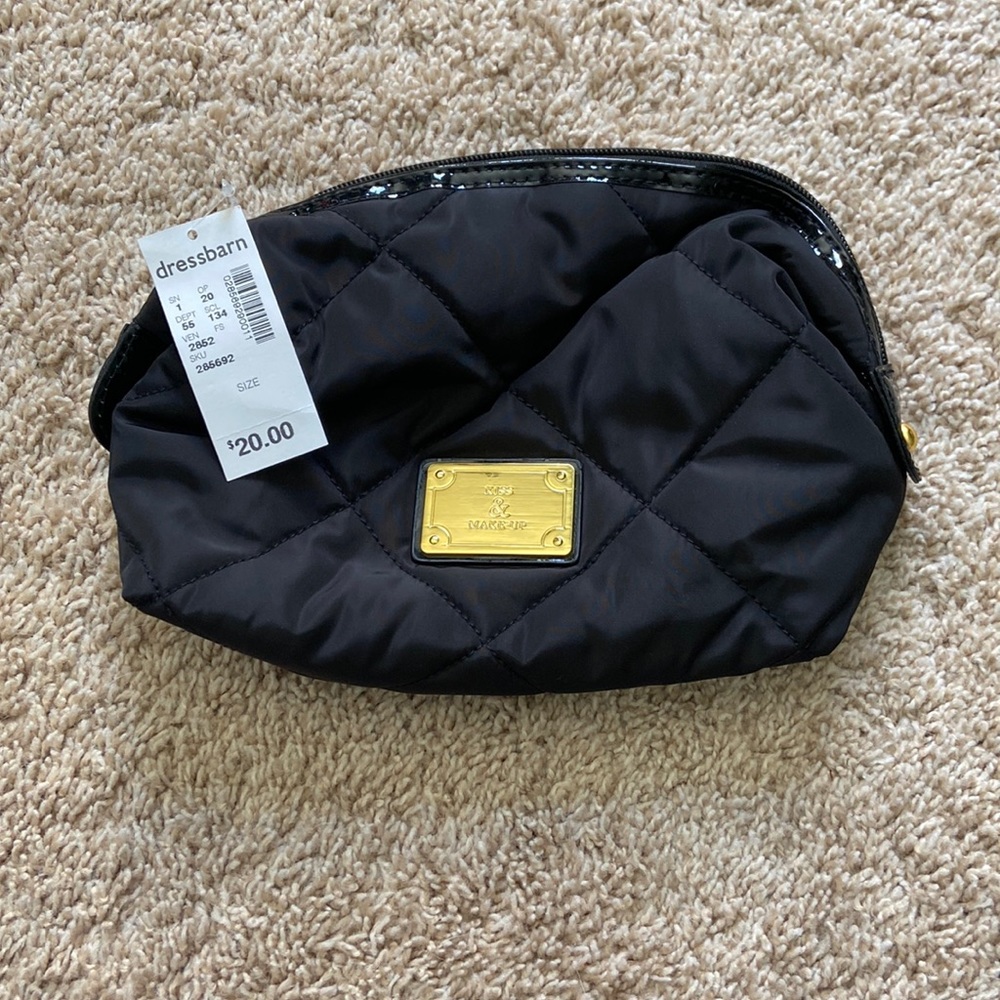 Dressbarn make up bag